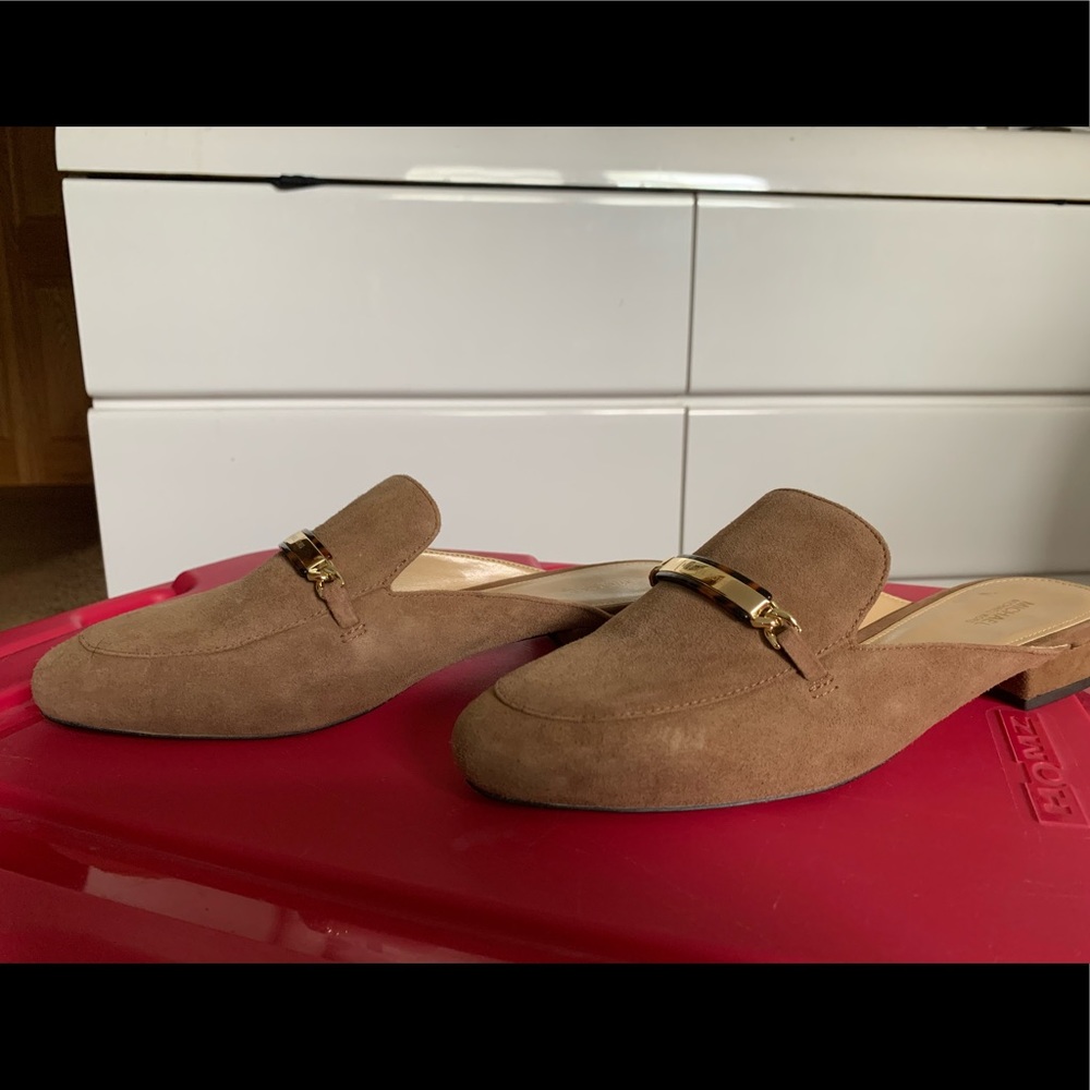 Micheal Kors almond toe slip on flats - Picture 2 of 5
